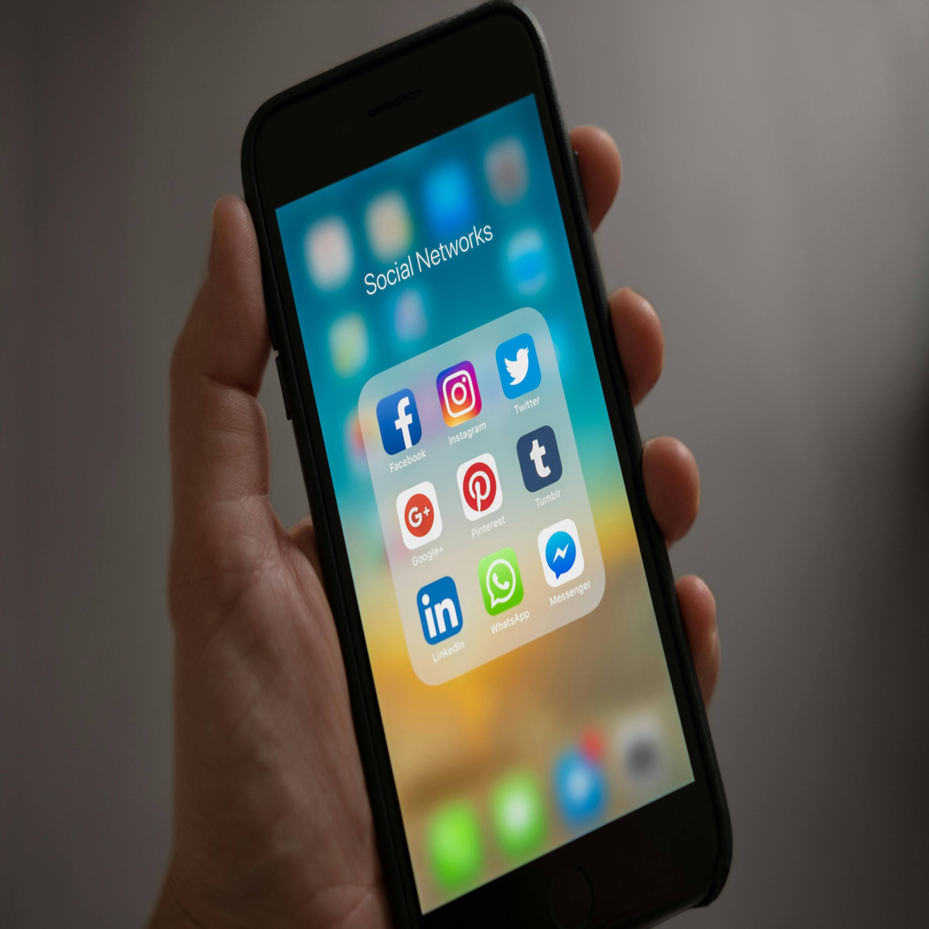 Social Media Fatigue - Why Adults Are Embracing Digital Detox